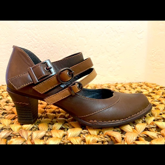 Sweet brand brown leather strappy heels - Picture 2 of 8